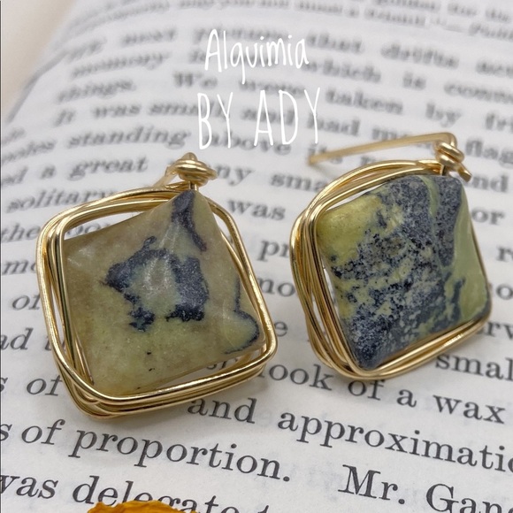 Chunky gold yellow turquoise studs statement gem earrings - Picture 1 of 2